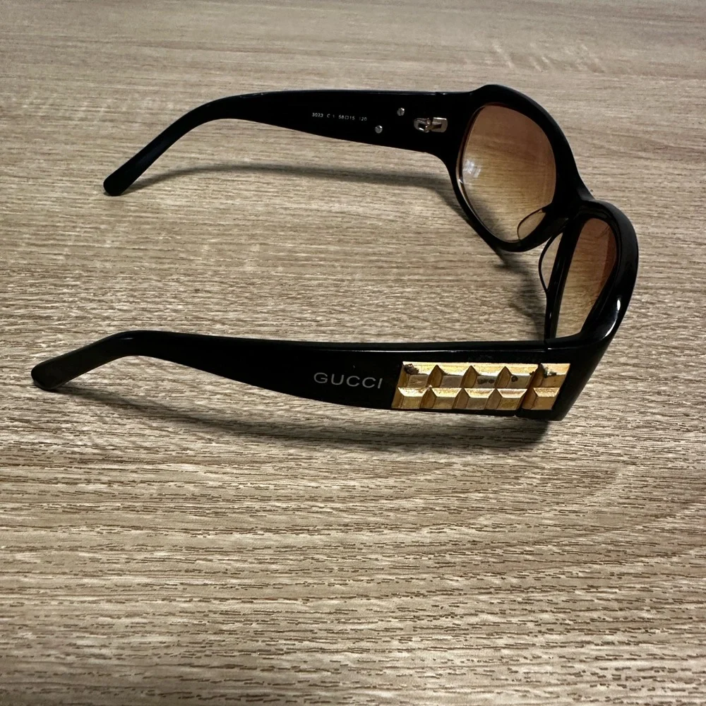 💯Authentic Gucci Black/Gold-tone  Sunglasses-Vintage but in great used condition - Picture 6 of 10